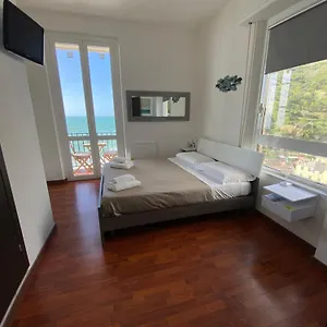 https://sollevante-guest-house.hotelitalianriviera.com